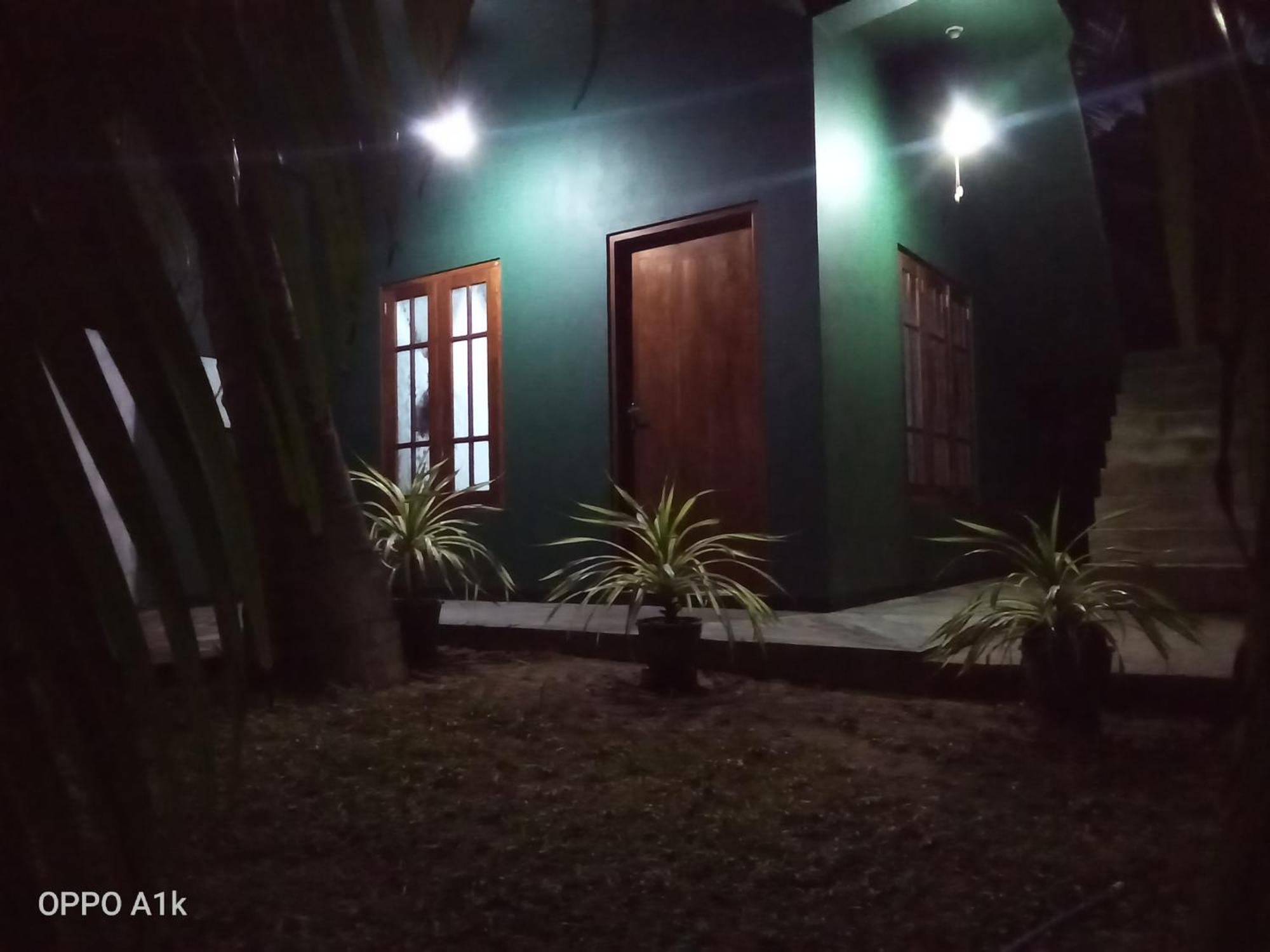 Green House Yala Kirinda  Luaran gambar