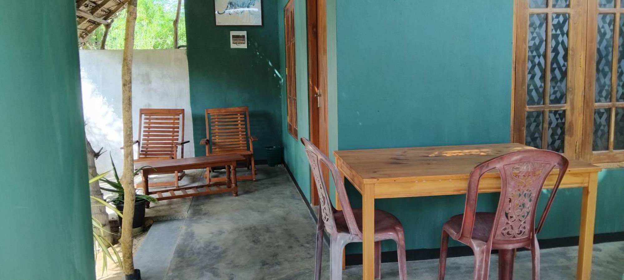 Green House Yala Kirinda  Luaran gambar